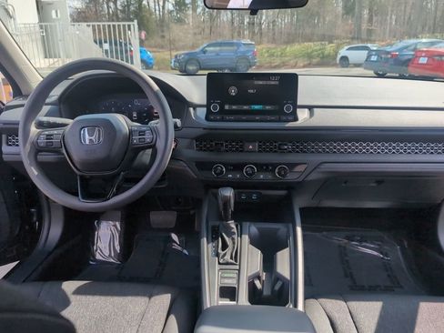 Certified 2025 Honda Accord LX image 18