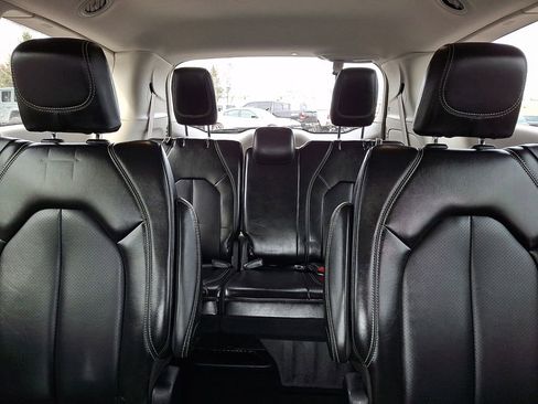 Certified 2024 Chrysler Pacifica Touring-L image 20