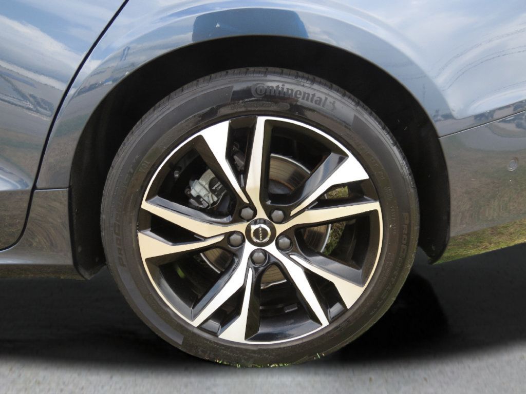 Used 2023 Volvo S60 B5 Plus FWD image 12
