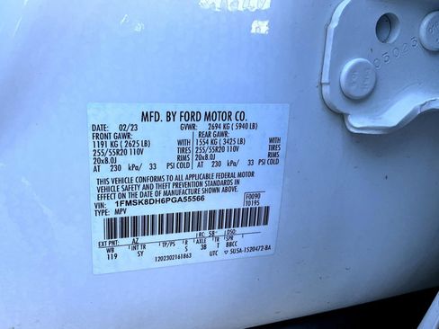 Used 2023 Ford Explorer XLT w/ Equipment Group 202A image 27