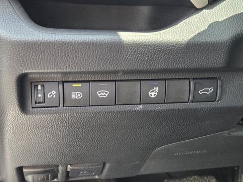 Used 2023 Toyota RAV4 XLE Premium AWD/4WD image 25