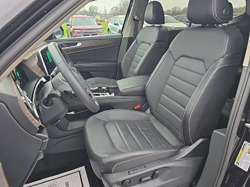 Used 2024 Volkswagen Atlas SEL image 17