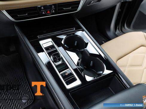 Used 2025 Volkswagen Atlas Cross Sport SE w/ Panoramic Sunroof Package image 24