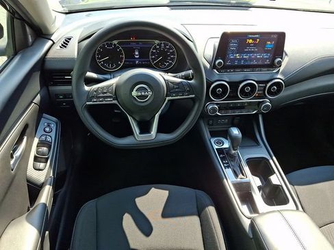 Used 2025 Nissan Sentra SV FWD image 12