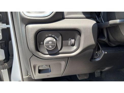 Used 2024 RAM 1500 Big Horn AWD/4WD image 14