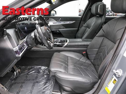 Used 2023 BMW 740i w/ Executive Package RWD image 14