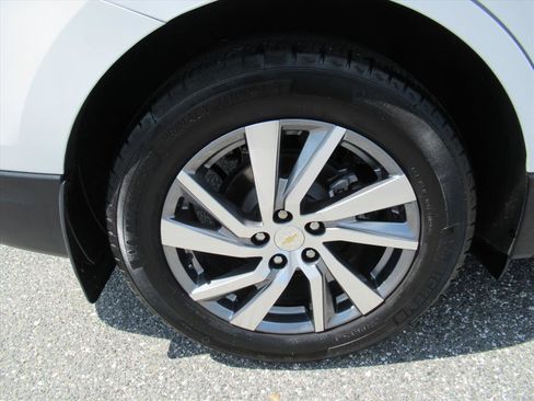 Used 2023 Chevrolet Equinox Premier image 8