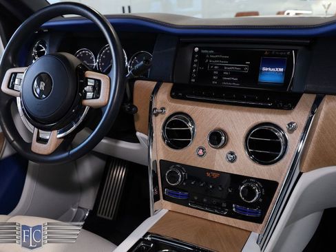 Used 2021 Rolls-Royce Cullinan image 33
