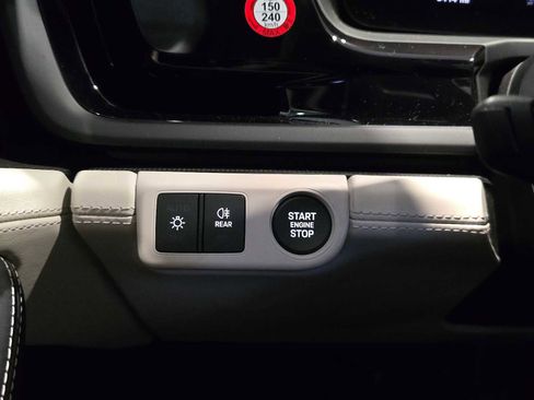 Used 2025 Porsche Panamera GTS image 34