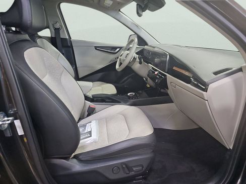 Used 2023 Kia Niro Wave w/ Wave Preserve Package image 14