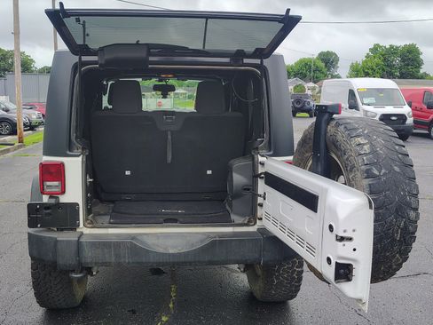 Used 2013 Jeep Wrangler Sport AWD/4WD image 13