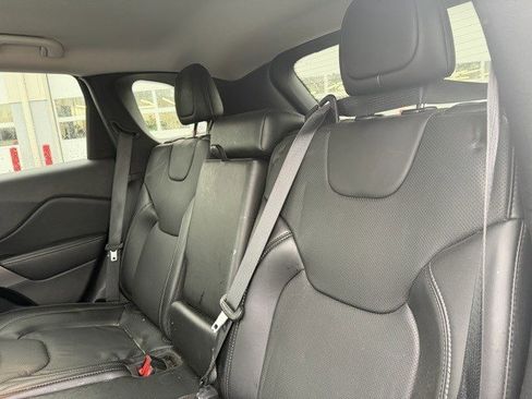 Certified 2021 Jeep Cherokee Latitude Lux w/ Comfort/Convenience Group image 20