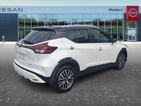Used 2024 Nissan Kicks SV FWD image 5
