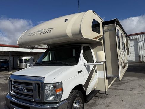 Used 2016 Ford E-450 and Econoline 450 Super Duty w/ Motorhome Prep Package image 7