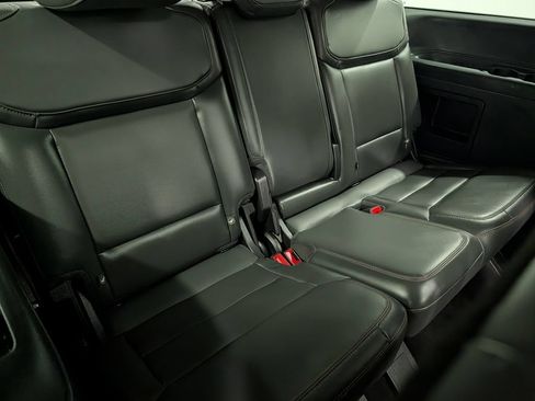 Used 2025 Ford Expedition Active AWD/4WD image 32
