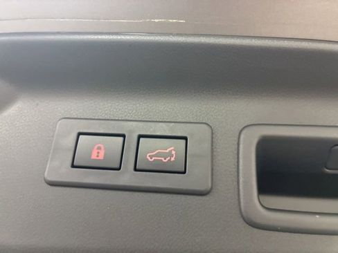 Used 2025 Subaru Forester Premium AWD/4WD image 18