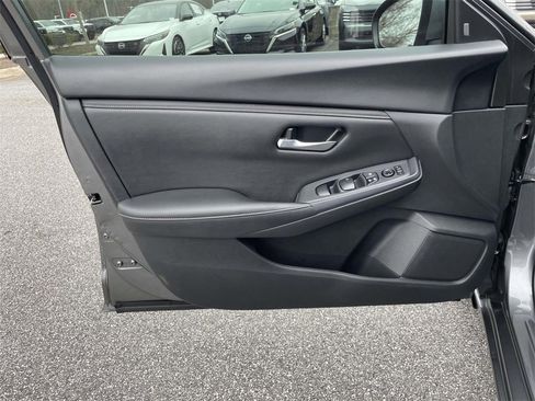 Used 2023 Nissan Sentra SV image 13