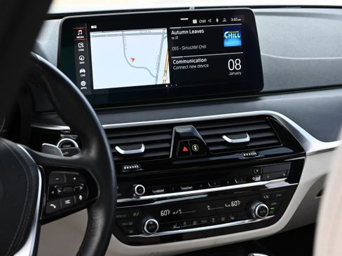 Used 2023 BMW 530i xDrive w/ Premium Package image 20