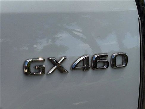 Used 2023 Lexus GX 460 Luxury w/ Sport Design Package AWD/4WD image 18