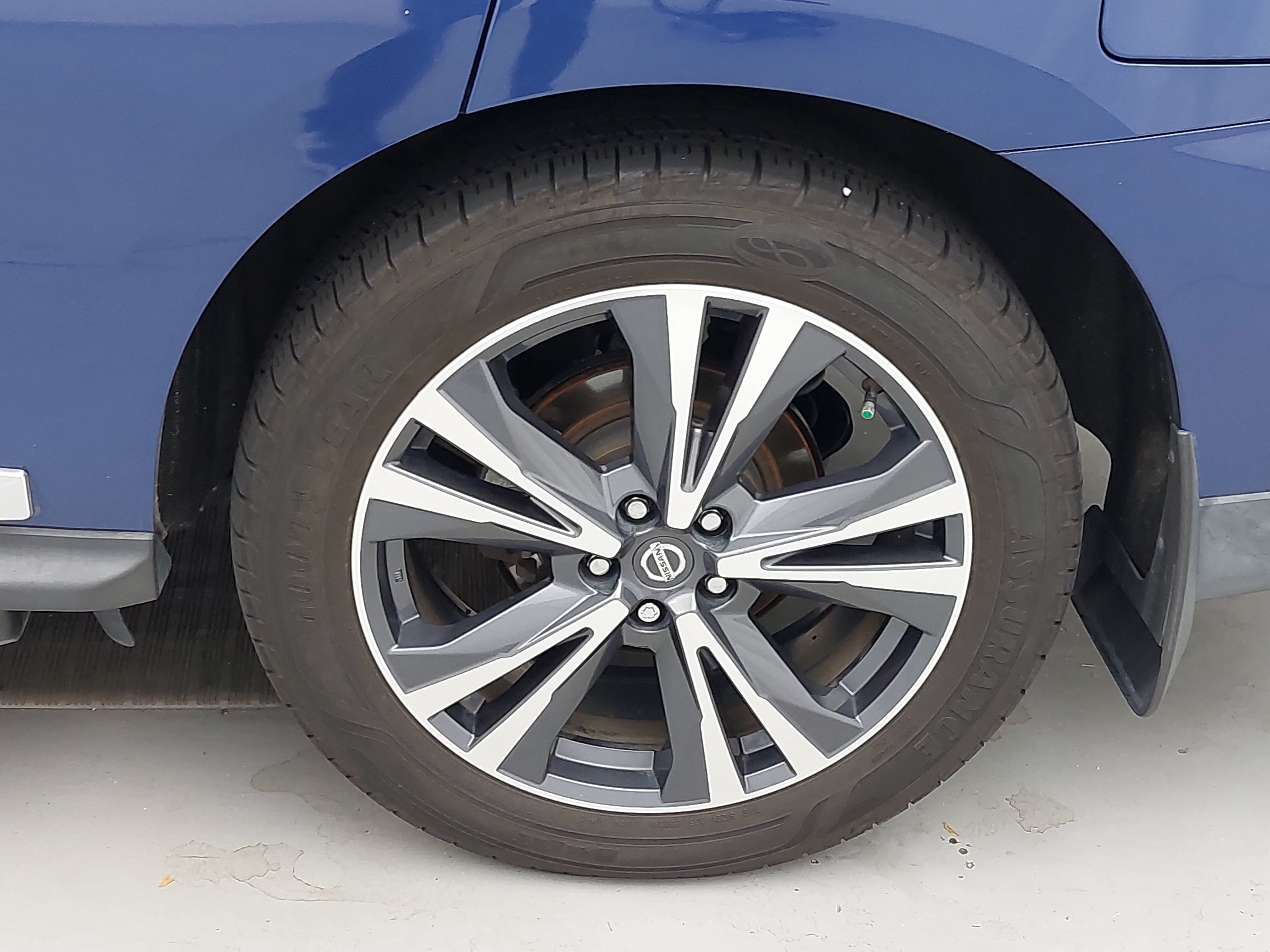 Used 2020 Nissan Pathfinder Platinum AWD/4WD image 38