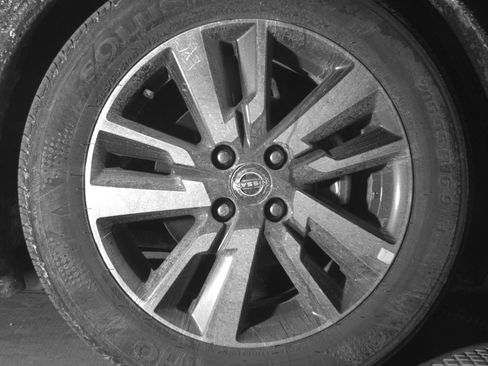 Used 2025 Nissan Versa SV image 12