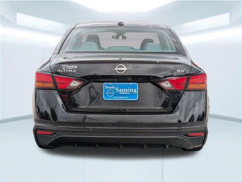 Used 2024 Nissan Altima 2.5 SV FWD image 5