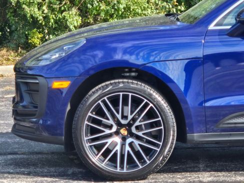Used 2025 Porsche Macan image 11