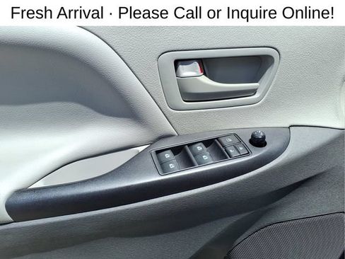 Used 2020 Toyota Sienna L FWD image 11