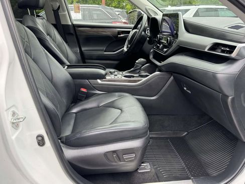 Used 2023 Toyota Highlander Platinum AWD/4WD image 14