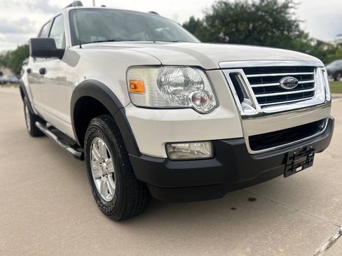 Used 2008 Ford Explorer Sport Trac XLT RWD image 4