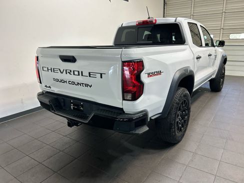 Used 2024 Chevrolet Colorado Trail Boss w/ Technology Package AWD/4WD image 3