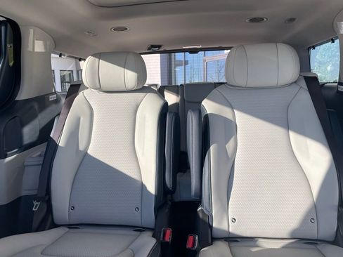 New 2026 Kia Carnival SX Prestige FWD image 24
