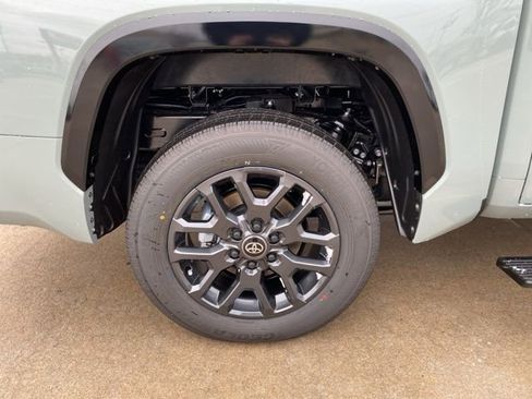 New 2026 Toyota Tundra Platinum image 29