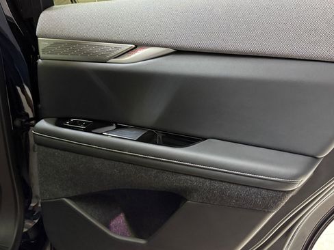 Certified 2025 Cadillac Optiq Luxury 1 image 46