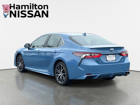 Used 2023 Toyota Camry SE image 4