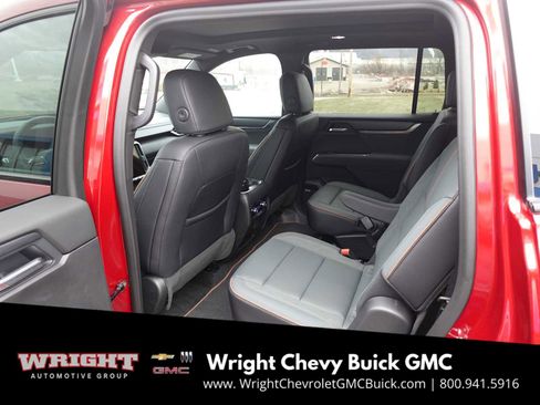 Used 2025 GMC Acadia AT4 w/ Luxury Package image 28