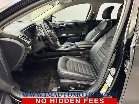 Used 2018 Ford Fusion SE w/ Equipment Group 201A FWD image 12