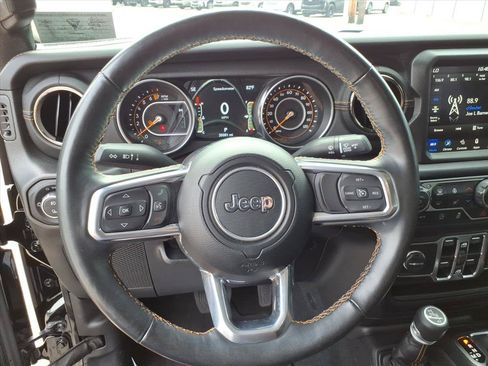 Used 2023 Jeep Gladiator Overland AWD/4WD image 14