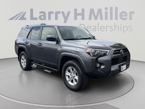 Used 2023 Toyota 4Runner SR5 AWD/4WD image 7