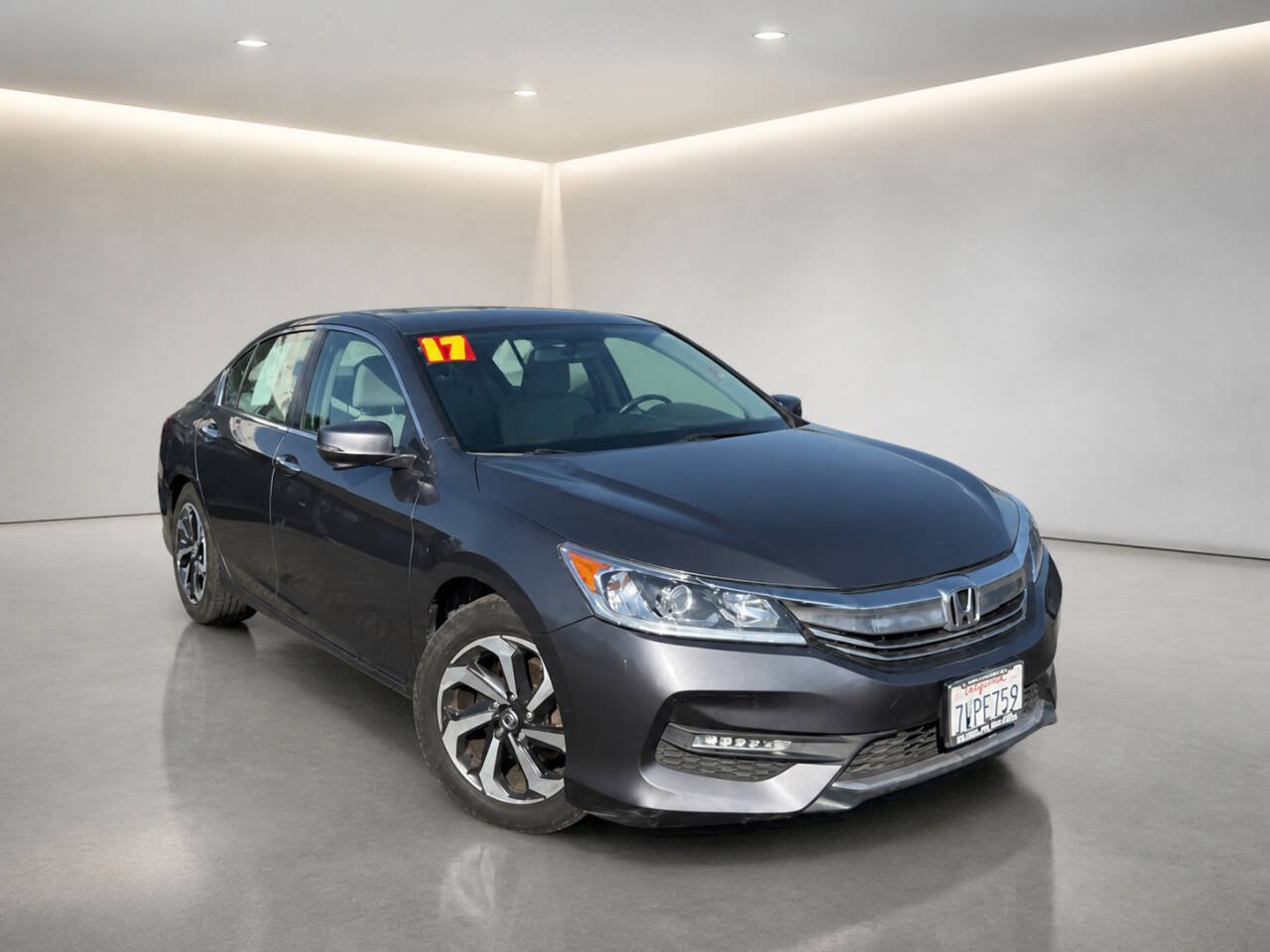 Used 2017 Honda Accord EX image 1