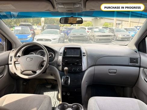 Used 2009 Toyota Sienna CE FWD image 27