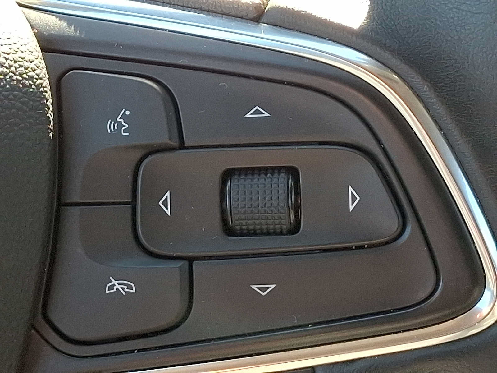 Used 2023 Buick Encore GX Preferred w/ Cold Weather Comfort Package AWD/4WD image 23