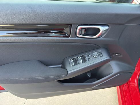 Certified 2023 Honda Civic EX image 9