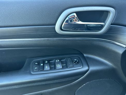 Used 2021 Jeep Grand Cherokee Limited image 10