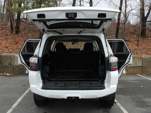 Used 2015 Toyota 4Runner SR5 image 10