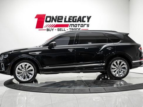 Used 2023 Bentley Bentayga Extended Wheelbase AWD/4WD image 17