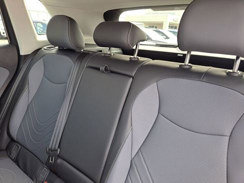 New 2025 Volkswagen Tiguan SE image 24