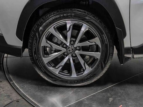 Certified 2023 Toyota Corolla Cross XLE w/ Convenience Package FWD image 10