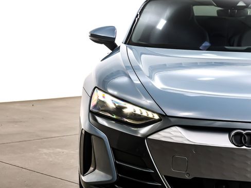 Used 2022 Audi e-tron GT Premium Plus image 15