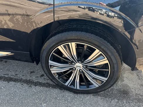 Used 2023 Volvo XC60 B5 Plus w/ Protection Package Premier FWD image 12